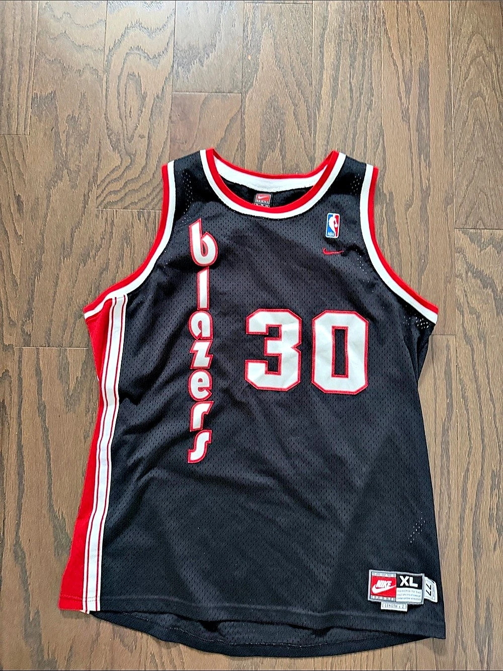 Nike Rasheed Wallace #30 Detroit Pistons jersey Men's Black & Red XL Jersey